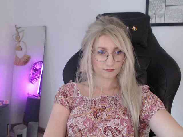 CinderellaMoon webcam