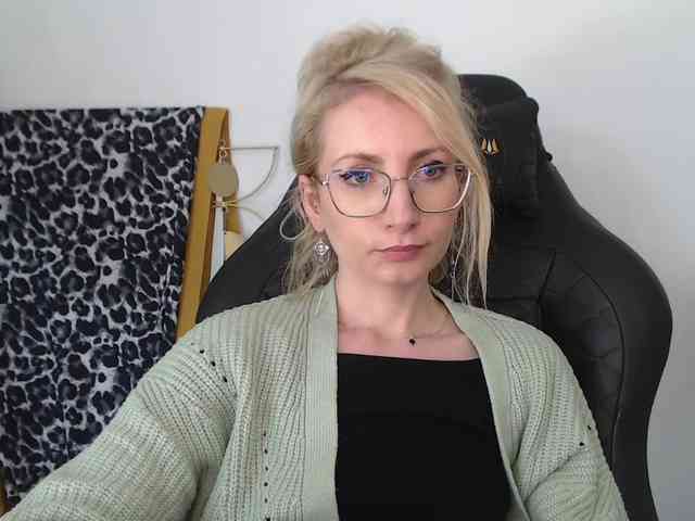 CinderellaMoon webcam