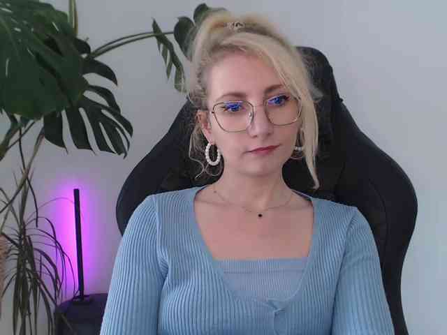 CinderellaMoon webcam