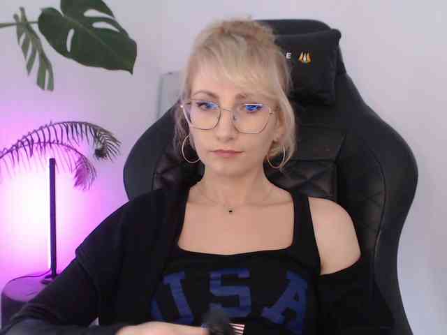 CinderellaMoon webcam