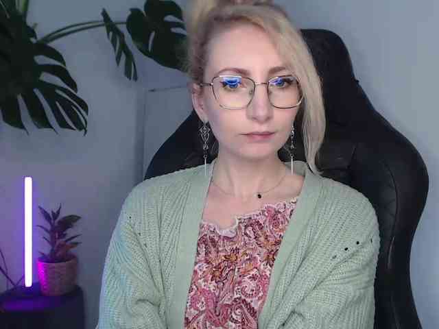 CinderellaMoon webcam