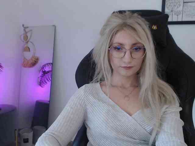 CinderellaMoon webcam