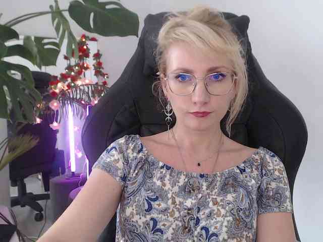 CinderellaMoon webcam