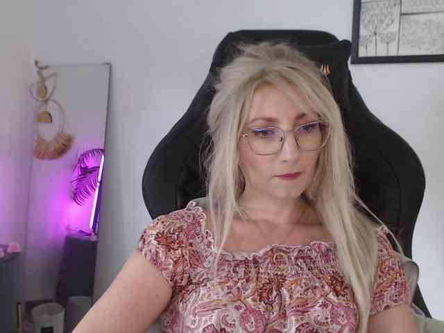 CinderellaMoon webcam