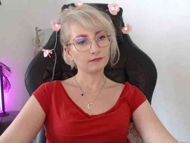 CinderellaMoon webcam