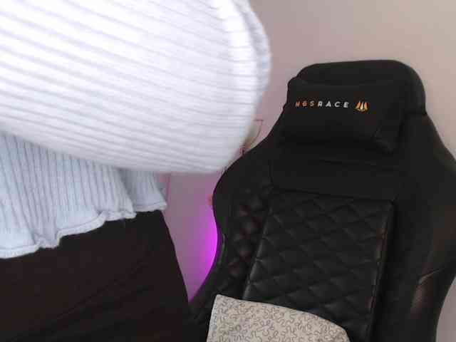 CinderellaMoon webcam