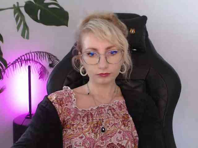 CinderellaMoon webcam