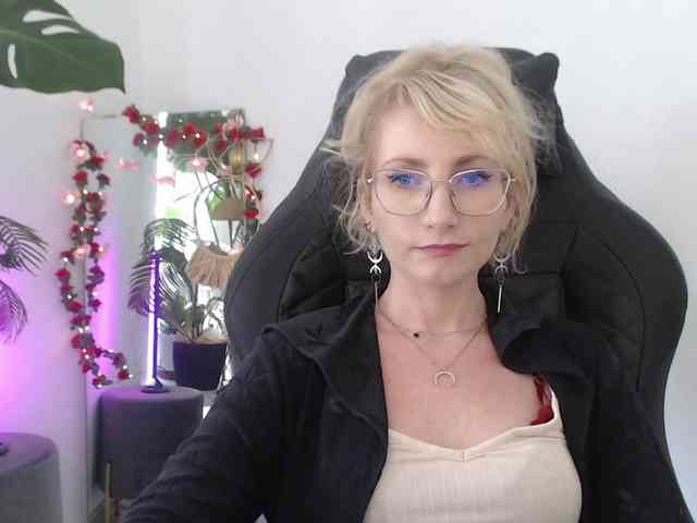 CinderellaMoon webcam