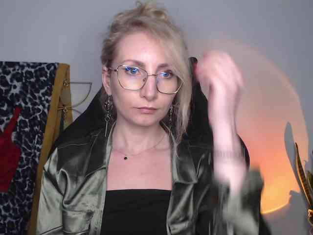 CinderellaMoon webcam