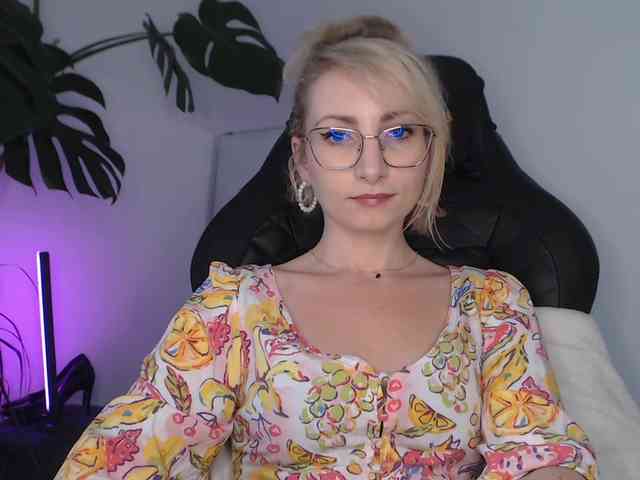 CinderellaMoon webcam