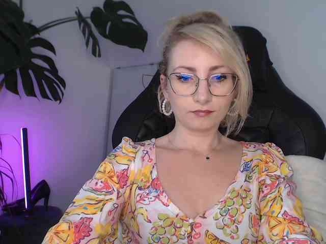 CinderellaMoon webcam