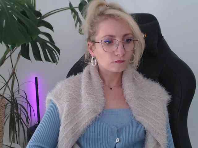 CinderellaMoon webcam