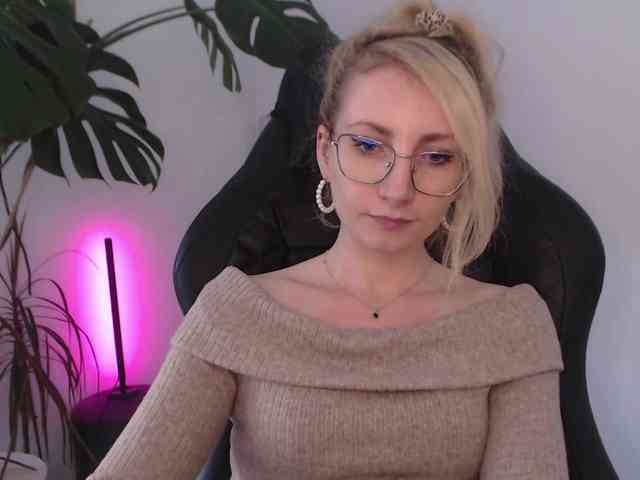 CinderellaMoon webcam