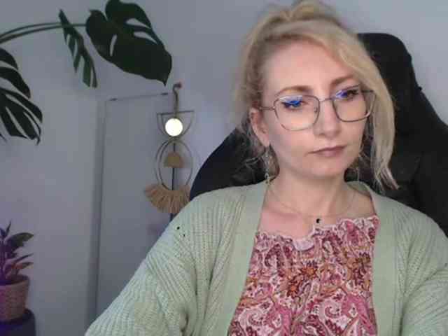 CinderellaMoon webcam