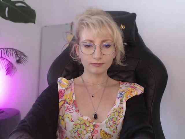 CinderellaMoon webcam