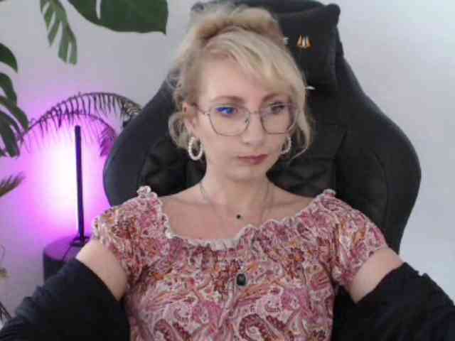 CinderellaMoon webcam