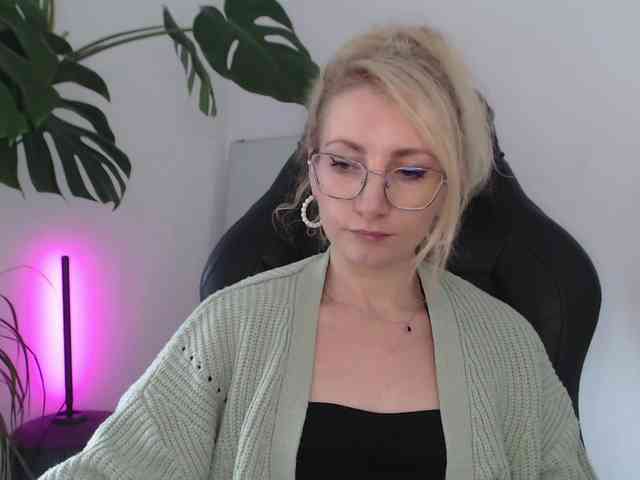 CinderellaMoon webcam