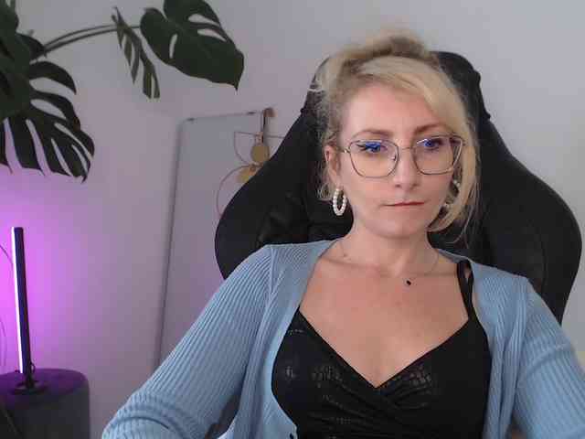 CinderellaMoon webcam