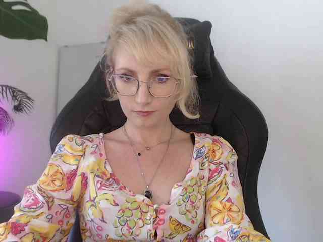 CinderellaMoon webcam