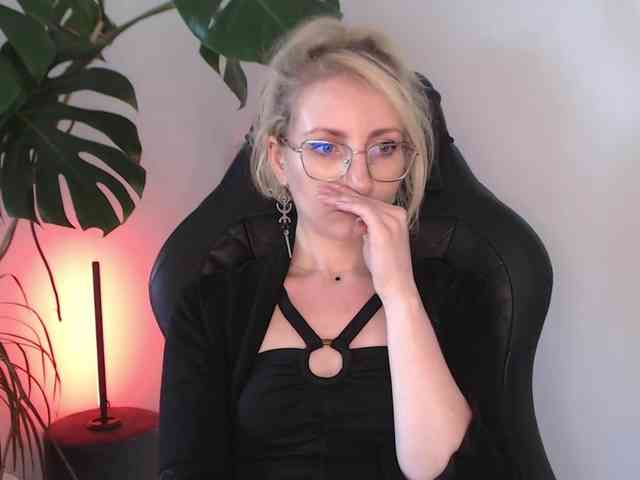 CinderellaMoon webcam