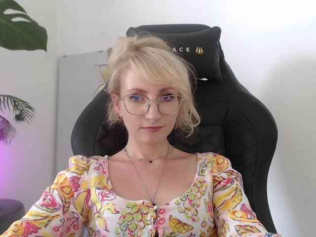 CinderellaMoon webcam