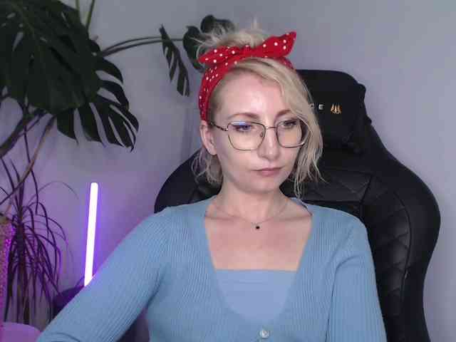 CinderellaMoon webcam