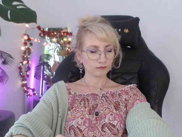 CinderellaMoon webcam