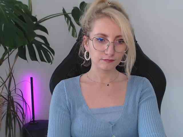 CinderellaMoon webcam