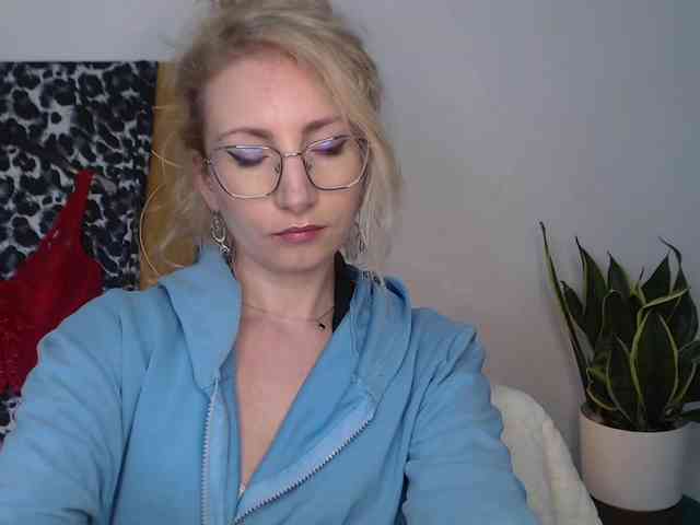 CinderellaMoon webcam