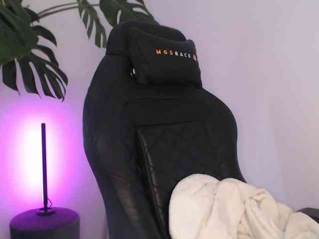 CinderellaMoon webcam