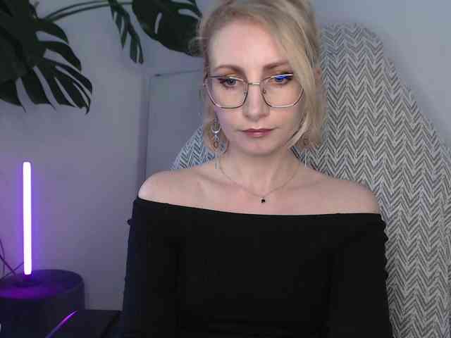 CinderellaMoon webcam