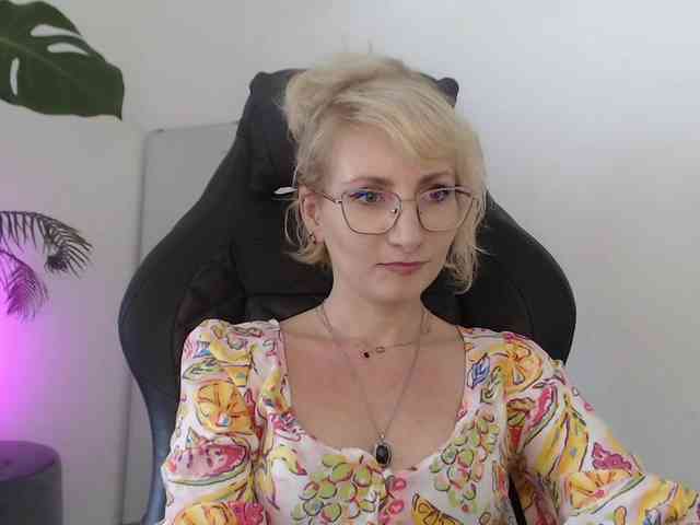 CinderellaMoon webcam