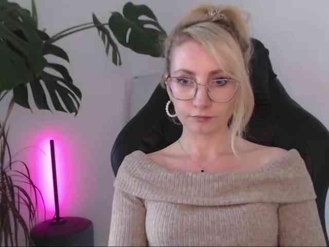 CinderellaMoon webcam