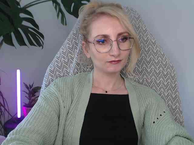 CinderellaMoon webcam