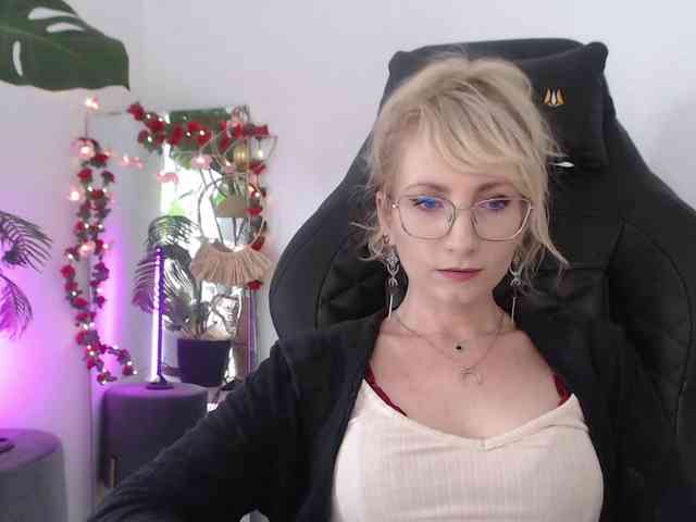 CinderellaMoon webcam
