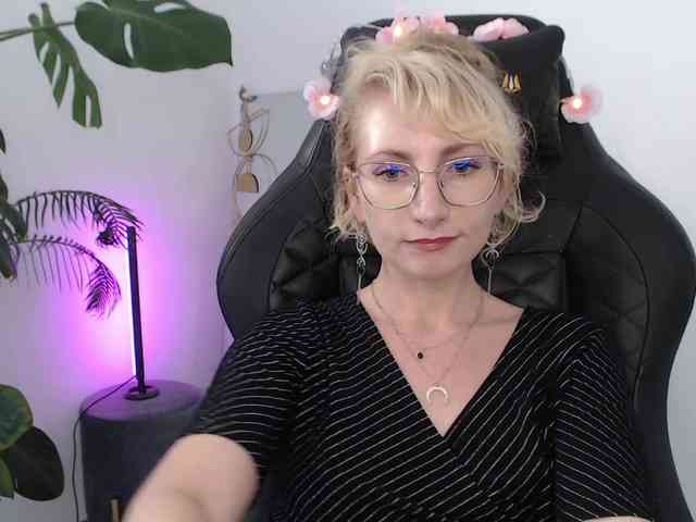 CinderellaMoon webcam