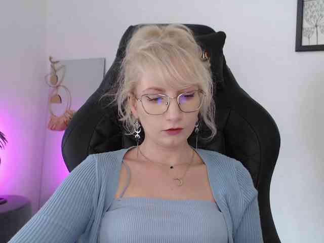 CinderellaMoon webcam