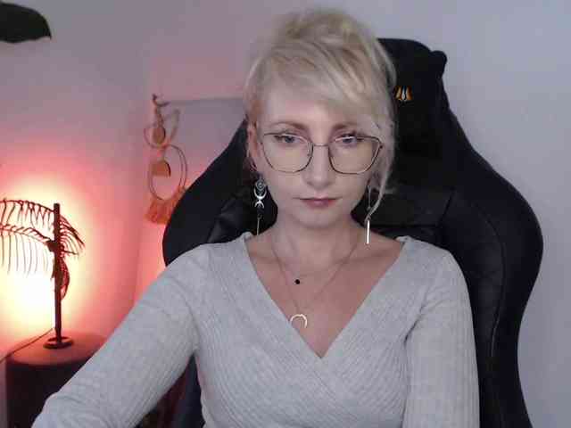 CinderellaMoon webcam