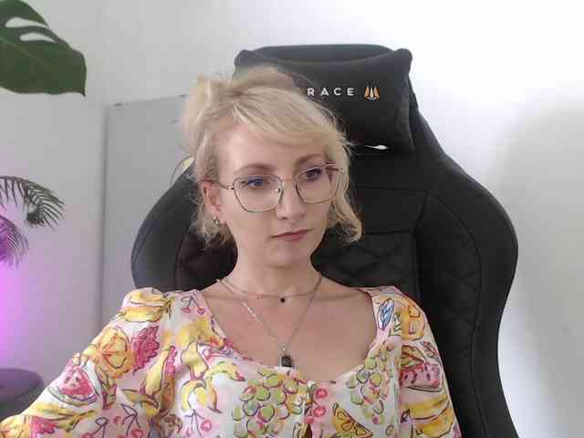 CinderellaMoon webcam