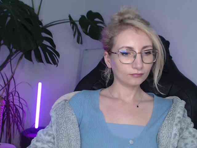 CinderellaMoon webcam
