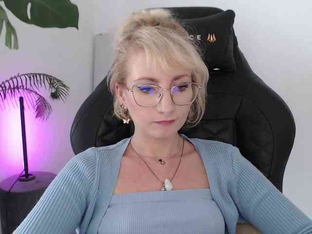 CinderellaMoon webcam