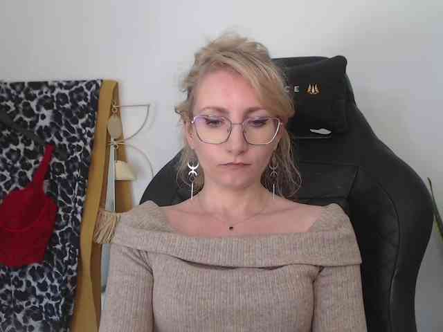 CinderellaMoon webcam