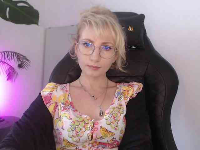 CinderellaMoon webcam