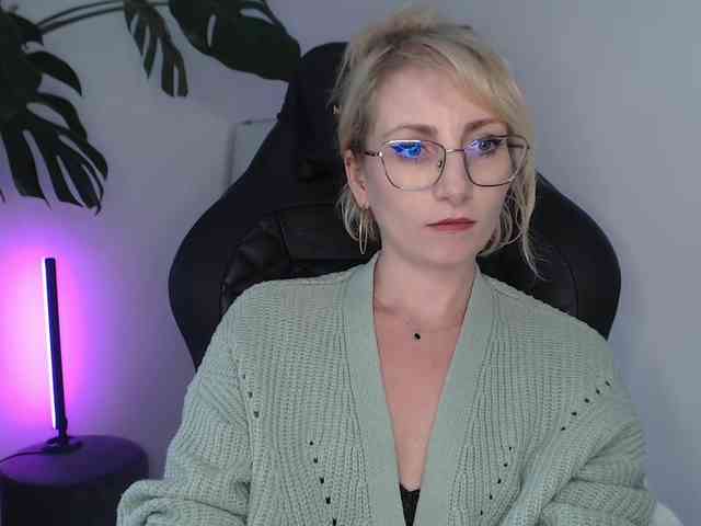 CinderellaMoon webcam