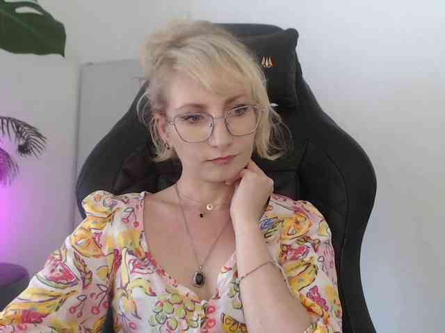 CinderellaMoon webcam