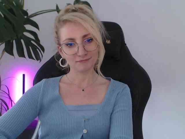 CinderellaMoon webcam