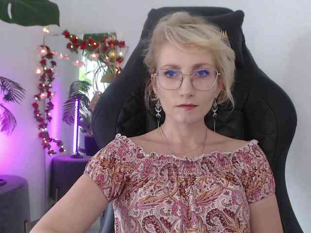 CinderellaMoon webcam