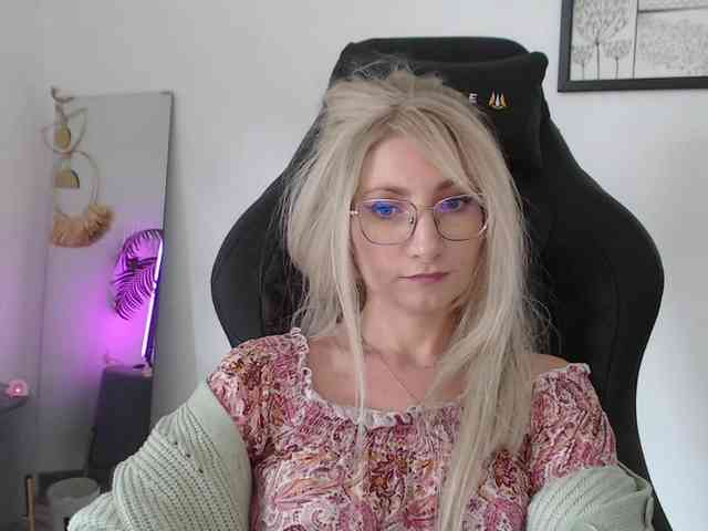 CinderellaMoon webcam
