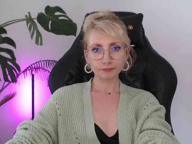CinderellaMoon webcam