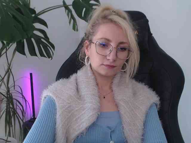 CinderellaMoon webcam